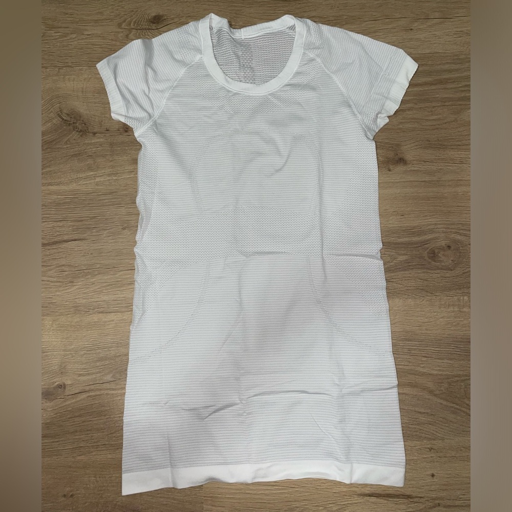Lululemon Swiftly Tech Size 4